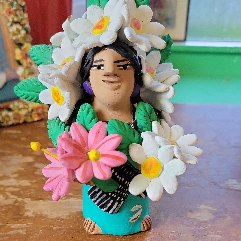Handcrafted Floral Figurine with Daisies